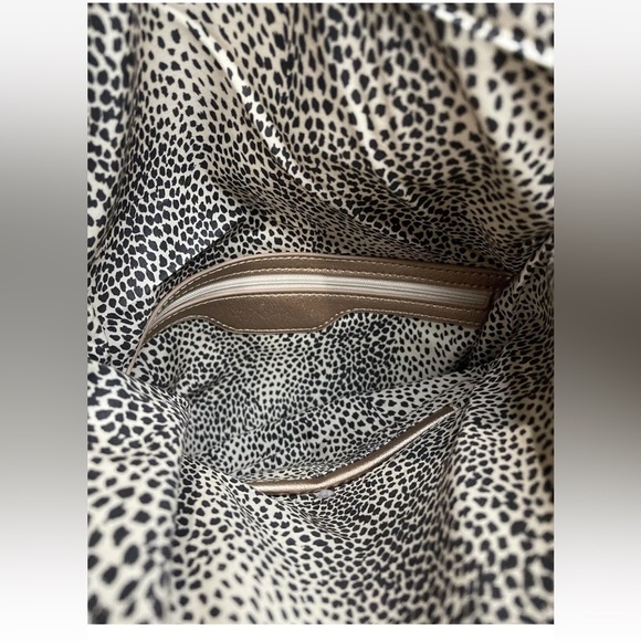 Nordstrom BP Champagne Purse Rose Gold Clutch Zipper Shiny Small Handbag Tan NWT - Picture 4 of 6